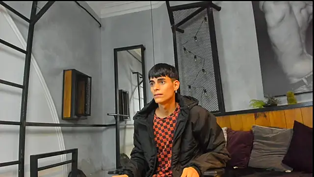 Snapshot of Dani_mc1 chatting on 11.18.25 Dani mc1 online show from 11.18.25