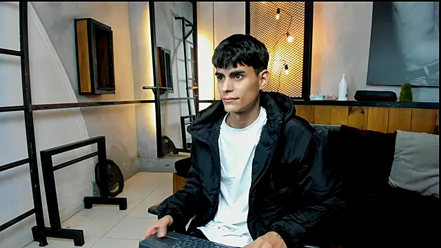 Snapshot of Dani_mc1 chatting on 11.22.25 Dani mc1 online show from 11.22.25