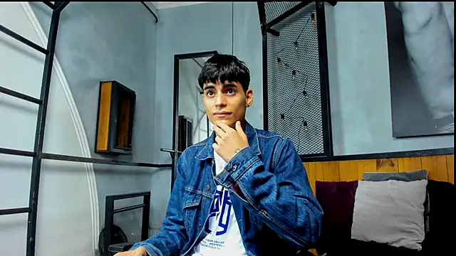 Snapshot of Dani_mc1 chatting on 11.30.25 Dani mc1 online show from 11.30.25