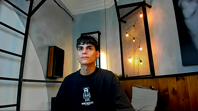 Snapshot of Dani_mc1 chatting on 12.03.25 Dani mc1 online show from 12.03.25