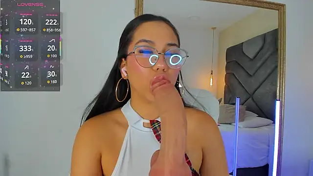 Jazmiinee online show from 02.23.26