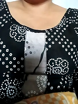 Snapshot of Exotic-bhabhi chatting on 04.12.26 Exotic-bhabhi online show from 04.12.26