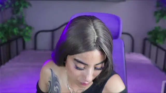 Emma and Issac online show from 02.05.26