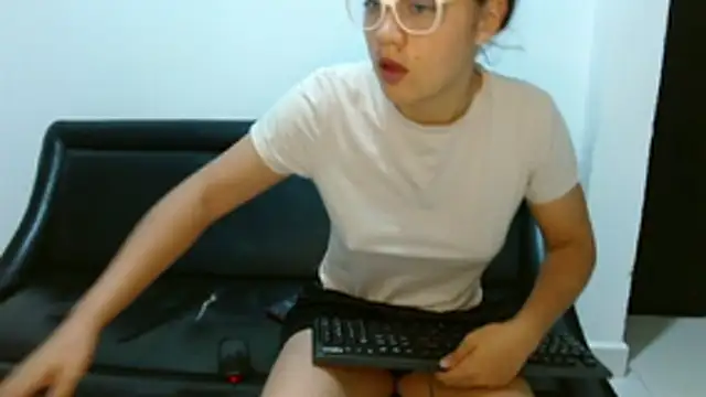 Snapshot of Arieeel_09 chatting on 10.28.25 Arieeel 09 online show from 10.28.25