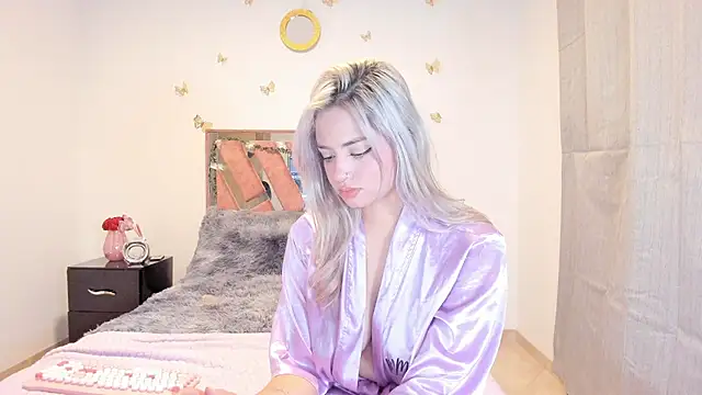 Snapshot of Ella_Lenox chatting on 09.25.25 Ella Lenox online show from 09.25.25