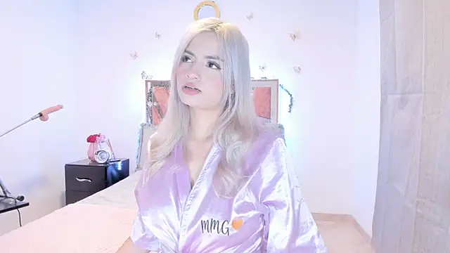 Snapshot of Ella_Lenox chatting on 10.23.25 Ella Lenox online show from 10.23.25