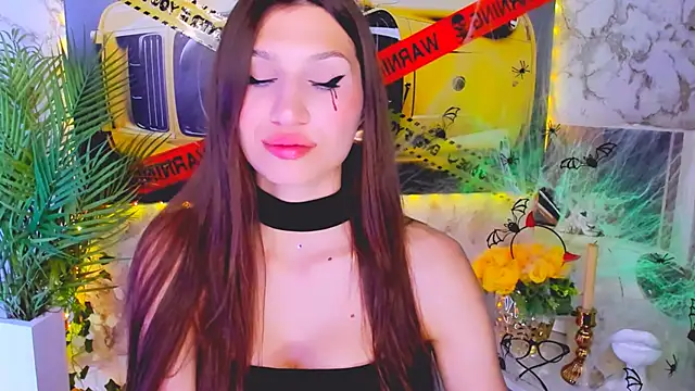 Snapshot of Mollyinyourmind chatting on 10.30.25 Mollyinyourmind online show from 10.30.25