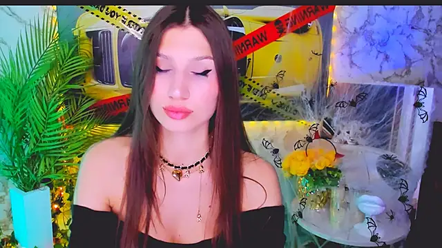 Snapshot of Mollyinyourmind chatting on 10.31.25 Mollyinyourmind online show from 10.31.25