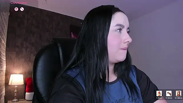 Snapshot of marian__stone chatting on 05.15.26 marian stone online show from 05.15.26