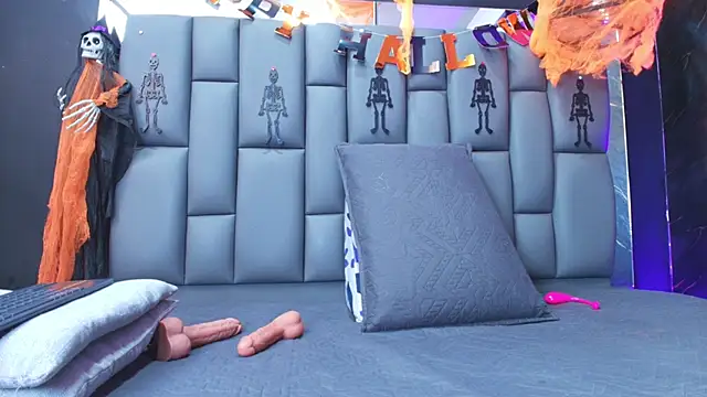 Roxana gomez online show from 10.28.25