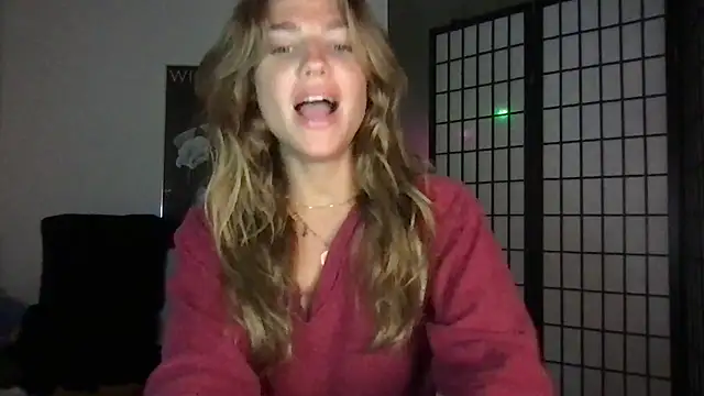 Snapshot of sweetceeme chatting on 07.17.26 sweetceeme online show from 07.17.26