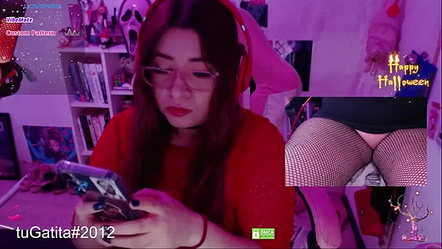 Snapshot of Pink_girl0n chatting on 10.19.25 Pink girl0n online show from 10.19.25