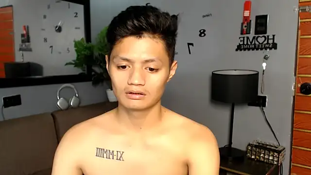 LucasSoYummyy online show from 11.18.25