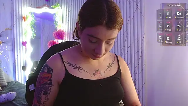 Naomy tay1 online show from 02.27.26