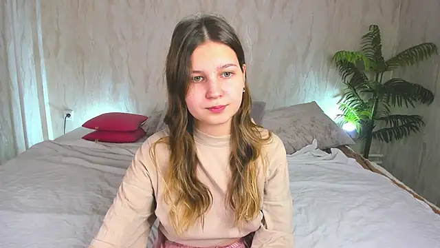 Snapshot of Elle_Ellise chatting on 10.24.25 Elle Ellise online show from 10.24.25