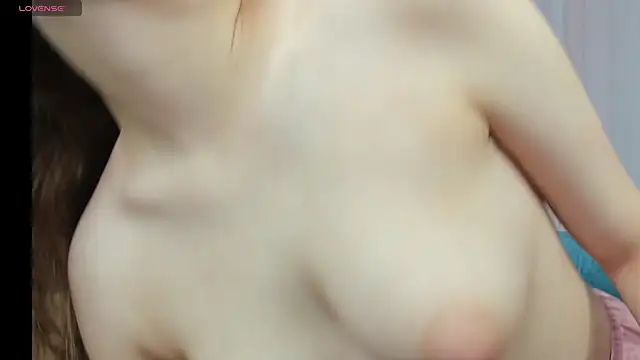 Snapshot of Elle_Ellise chatting on 11.16.25 Elle Ellise online show from 11.16.25