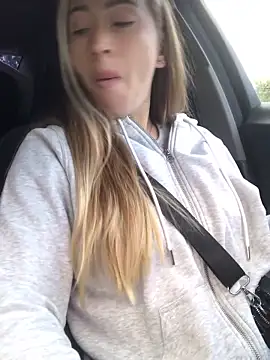 Reina Cummings online show from 09.14.25