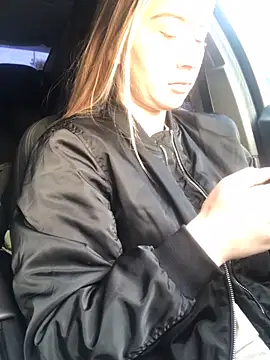 Reina Cummings online show from 09.25.25