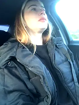 Reina Cummings online show from 09.28.25