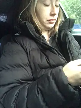 Reina Cummings online show from 10.02.25