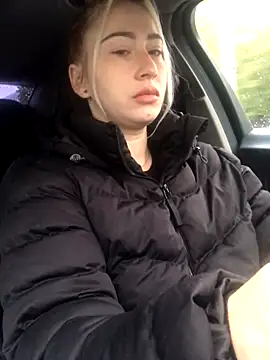 Reina Cummings online show from 10.06.25