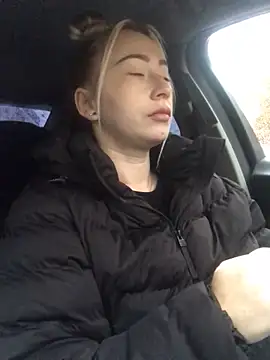 Reina Cummings online show from 10.07.25