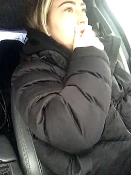 Reina Cummings online show from 10.15.25