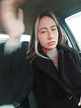 Reina Cummings online show from 02.06.26