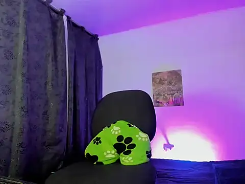 Snapshot of juantalents chatting on 11.14.25 juantalents online show from 11.14.25