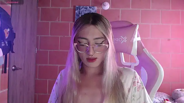 Snapshot of Andrea_camilaaa chatting on 04.21.26 Andrea camilaaa online show from 04.21.26