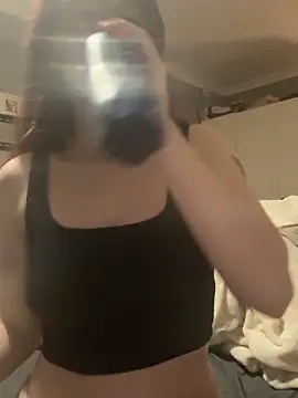 Snapshot of raen001 chatting on 10.30.25 raen001 online show from 10.30.25