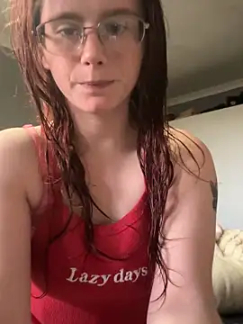 Snapshot of raen001 chatting on 11.02.25 raen001 online show from 11.02.25