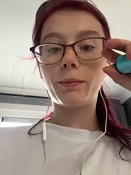 Snapshot of raen001 chatting on 11.20.25 raen001 online show from 11.20.25