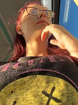 Snapshot of raen001 chatting on 11.25.25 raen001 online show from 11.25.25