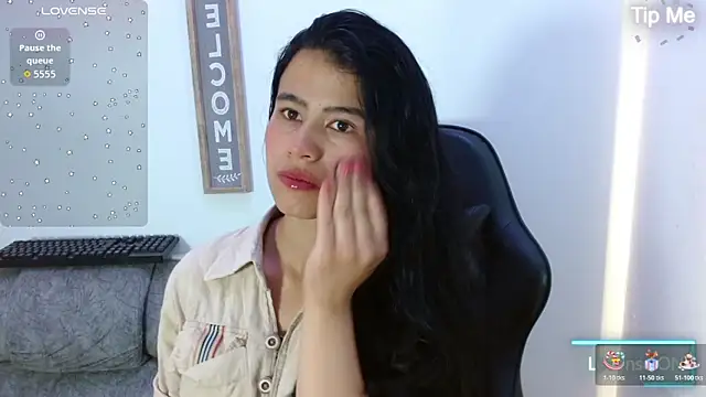 Snapshot of luna_starr69 chatting on 10.23.25 luna starr69 online show from 10.23.25