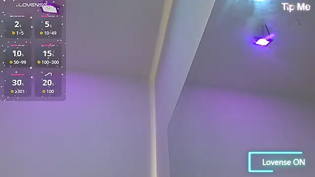 Snapshot of luna_starr69 chatting on 10.31.25 luna starr69 online show from 10.31.25