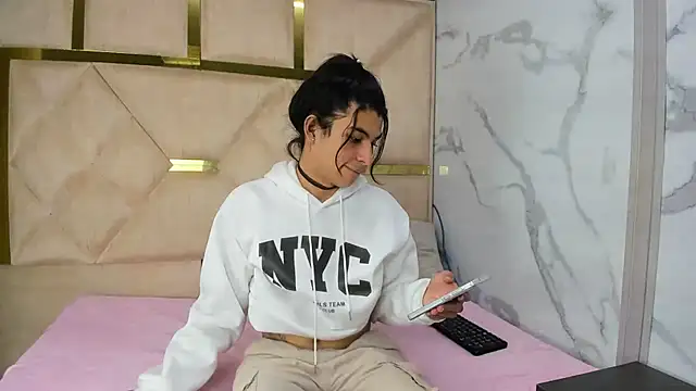 Snapshot of Allisonts69 chatting on 11.14.25 Allisonts69 online show from 11.14.25