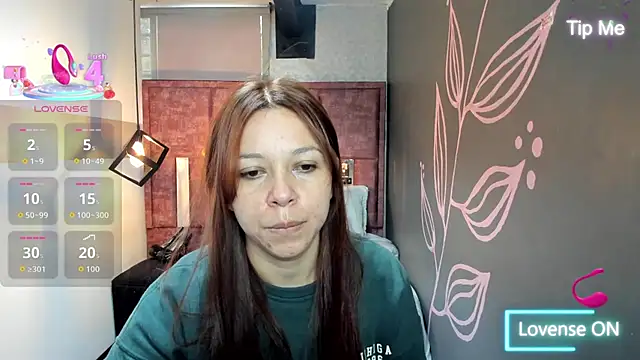 Snapshot of Isa_Thompson__ chatting on 09.18.25 Isa Thompson online show from 09.18.25