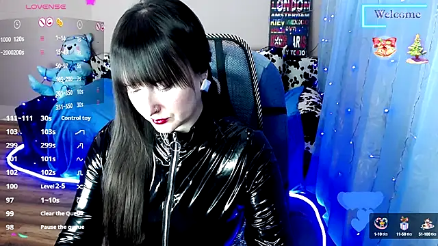 Snapshot of MilaRay chatting on 12.27.24 MilaRay online show from 12.27.24