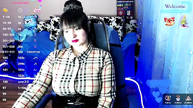 Snapshot of MilaRay chatting on 01.06.25 MilaRay online show from 01.06.25