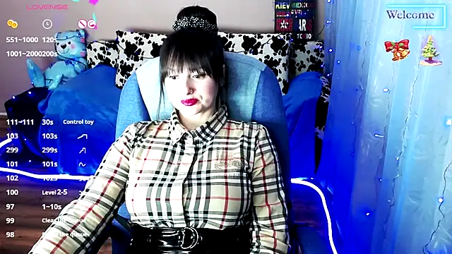 Snapshot of MilaRay chatting on 01.06.25 MilaRay online show from 01.06.25