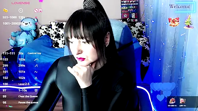 Snapshot of MilaRay chatting on 01.21.25 MilaRay online show from 01.21.25