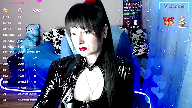 Snapshot of MilaRay chatting on 01.27.25 MilaRay online show from 01.27.25