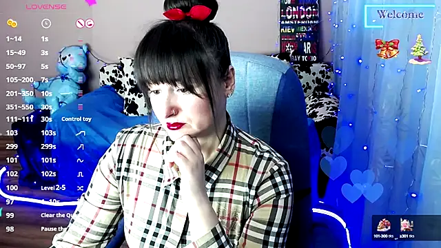 Snapshot of MilaRay chatting on 02.01.25 MilaRay online show from 02.01.25