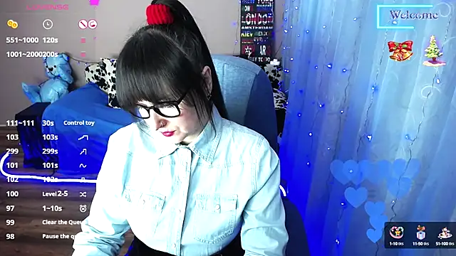 Snapshot of MilaRay chatting on 02.07.25 MilaRay online show from 02.07.25