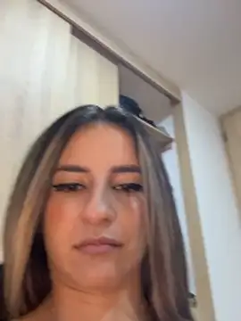 NIQUEILLA8 online show from 03.10.26