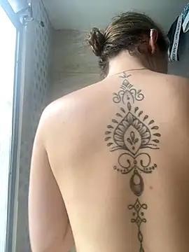 Snapshot of karla-thomsom10 chatting on 09.25.25 karla-thomsom10 online show from 09.25.25