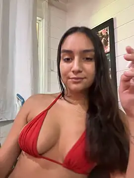 Snapshot of hannahhotwife chatting on 04.10.26 hannahhotwife online show from 04.10.26