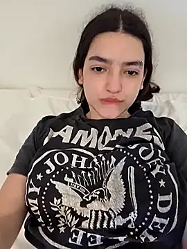 Snapshot of abrilour chatting on 12.03.25 abrilour online show from 12.03.25