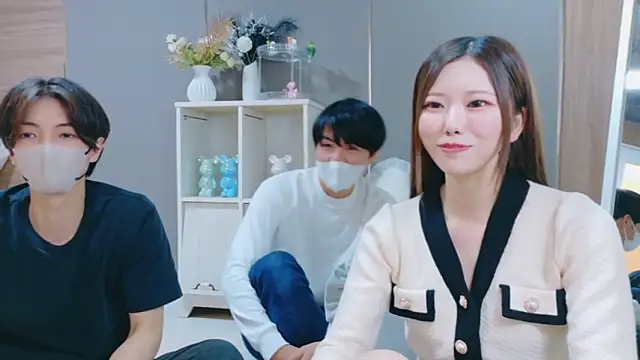 Snapshot of Reto-sama chatting on 11.03.25 Reto-sama online show from 11.03.25